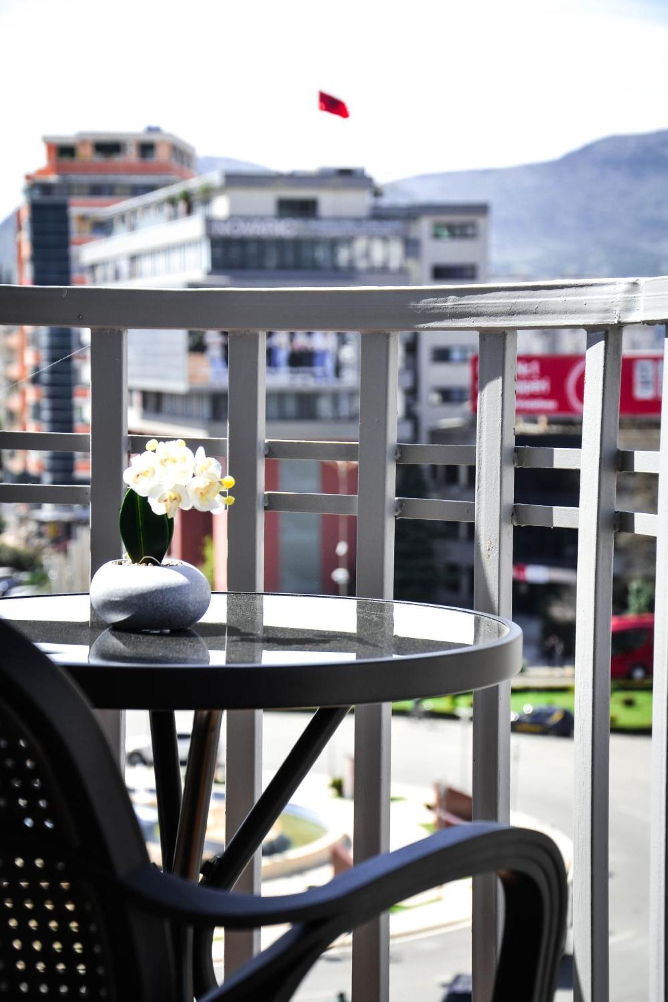 Horizont Apart-Hotel Shkoder Exterior photo