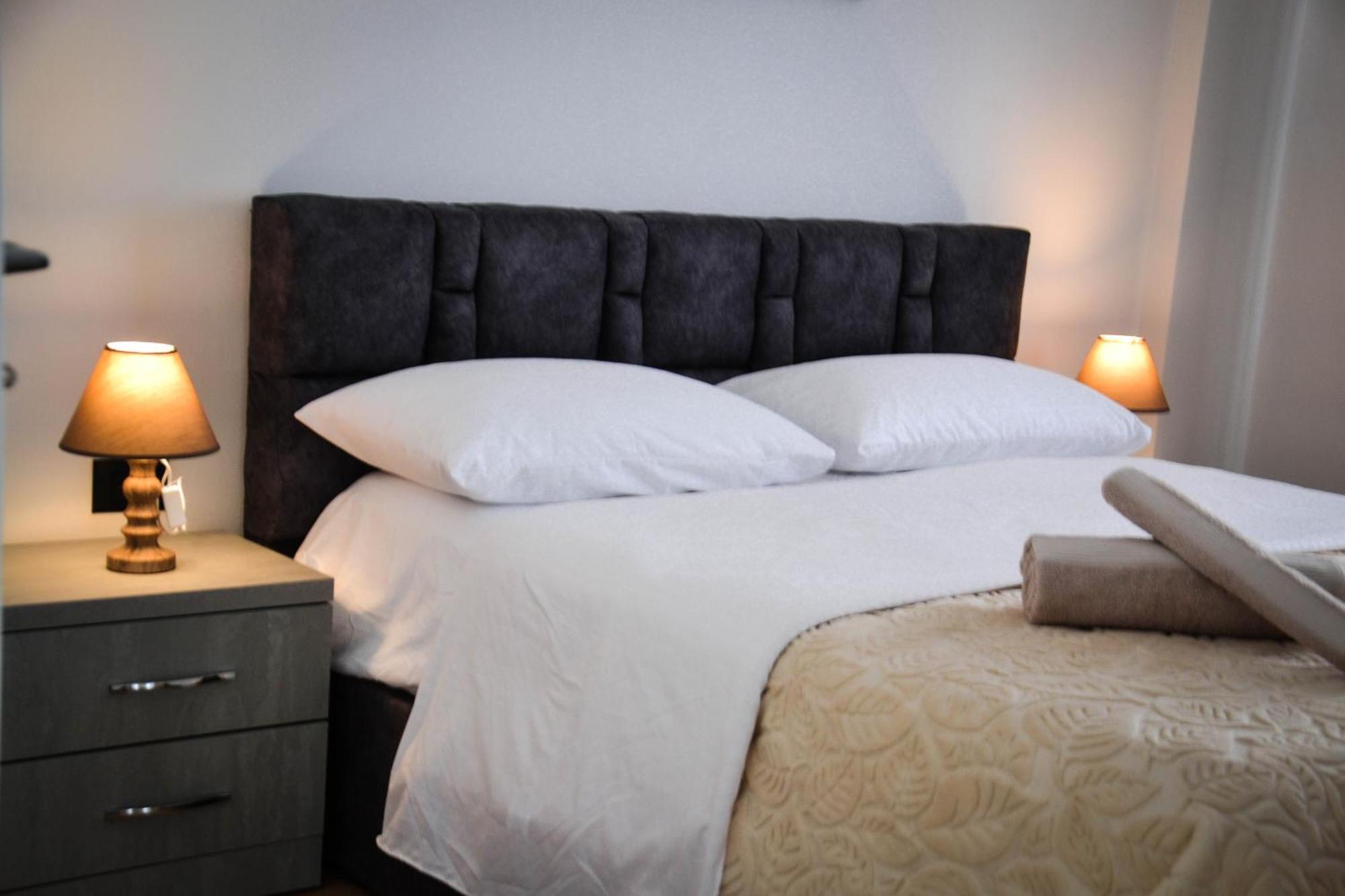 Horizont Apart-Hotel Shkoder Exterior photo
